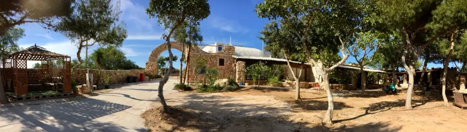 The centre and the sea